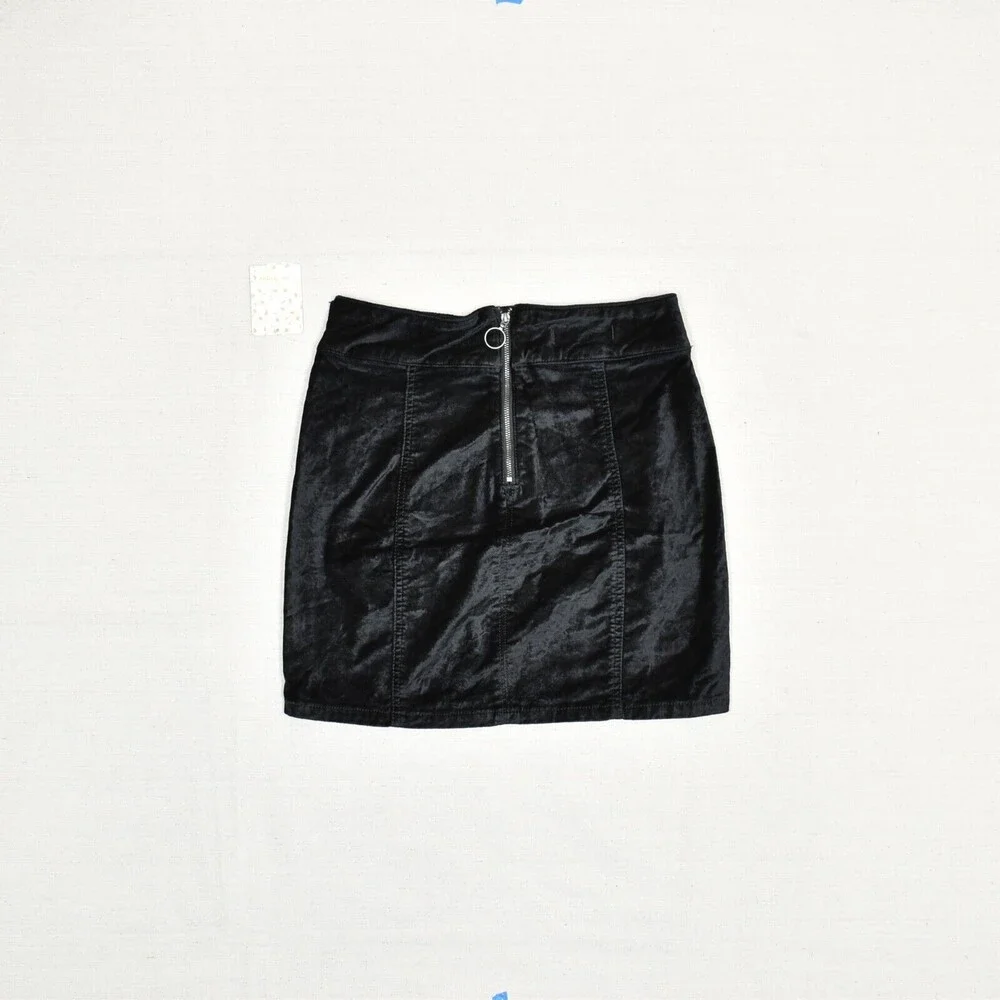 NEW Free People Women's Mini Straight Skirt Velvet Solid Cotton Black Size 27